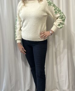 Round Neck Jumper With Flowers on the Sleeves