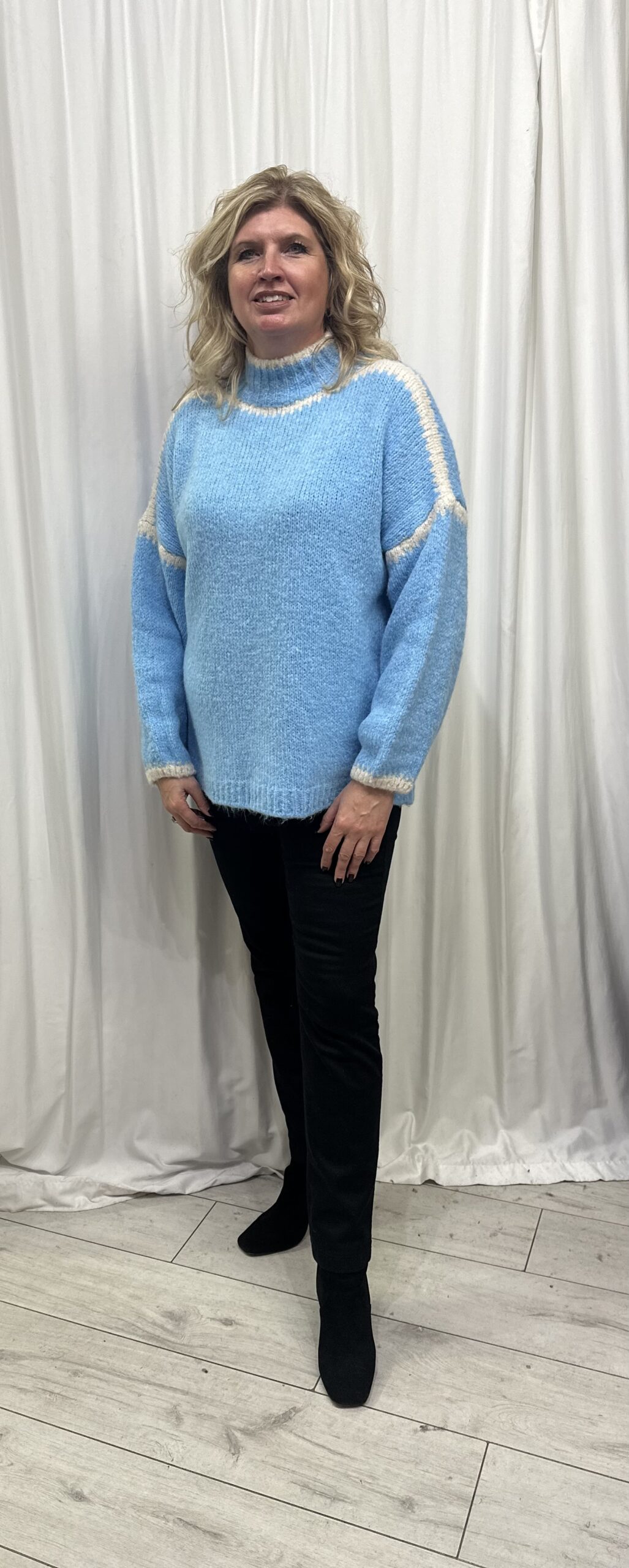 Contrast Chunky Jumper in Pale Blue & Cream